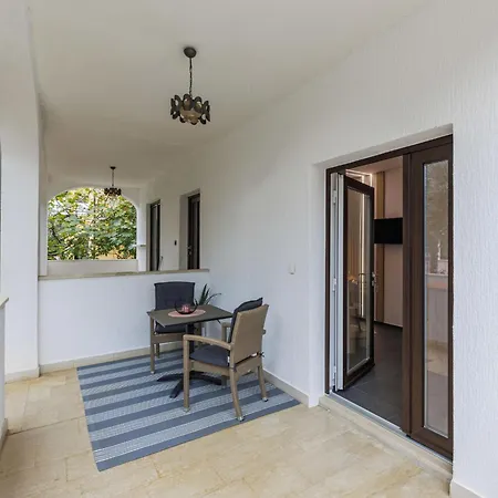 Cintya By Interhome * Πόρετς